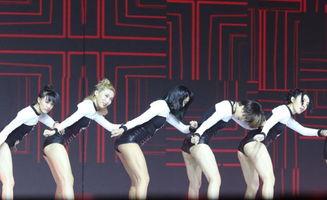 韩国啦啦队舞蹈视频,动感节奏点燃青春活力