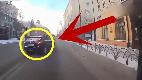 车转弯视频,汽车转弯技巧与安全驾驶解析